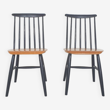 Set of two spindle back chairs, The Netherlands 1960's