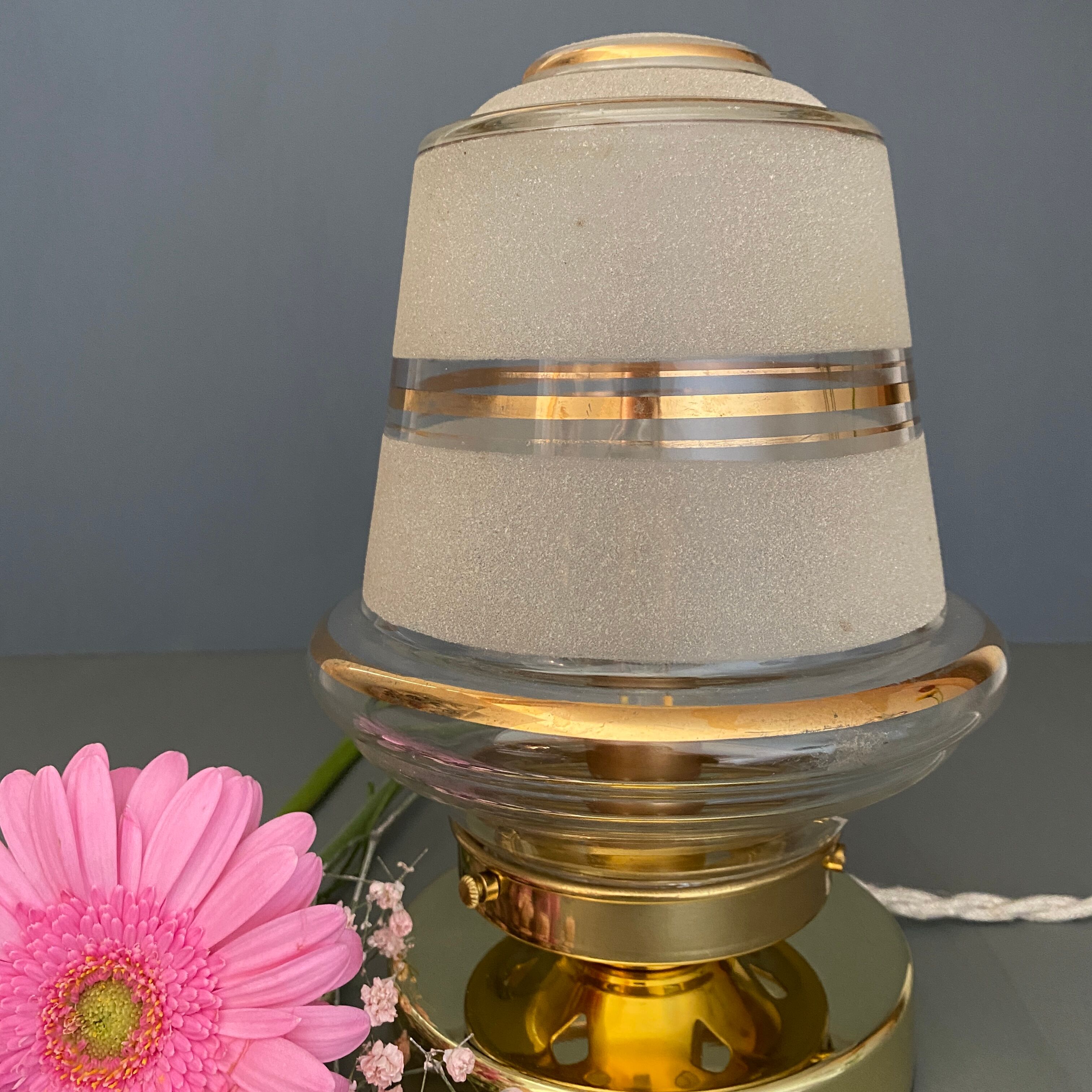 Vintage globe table lamp in white and gold frosted glass