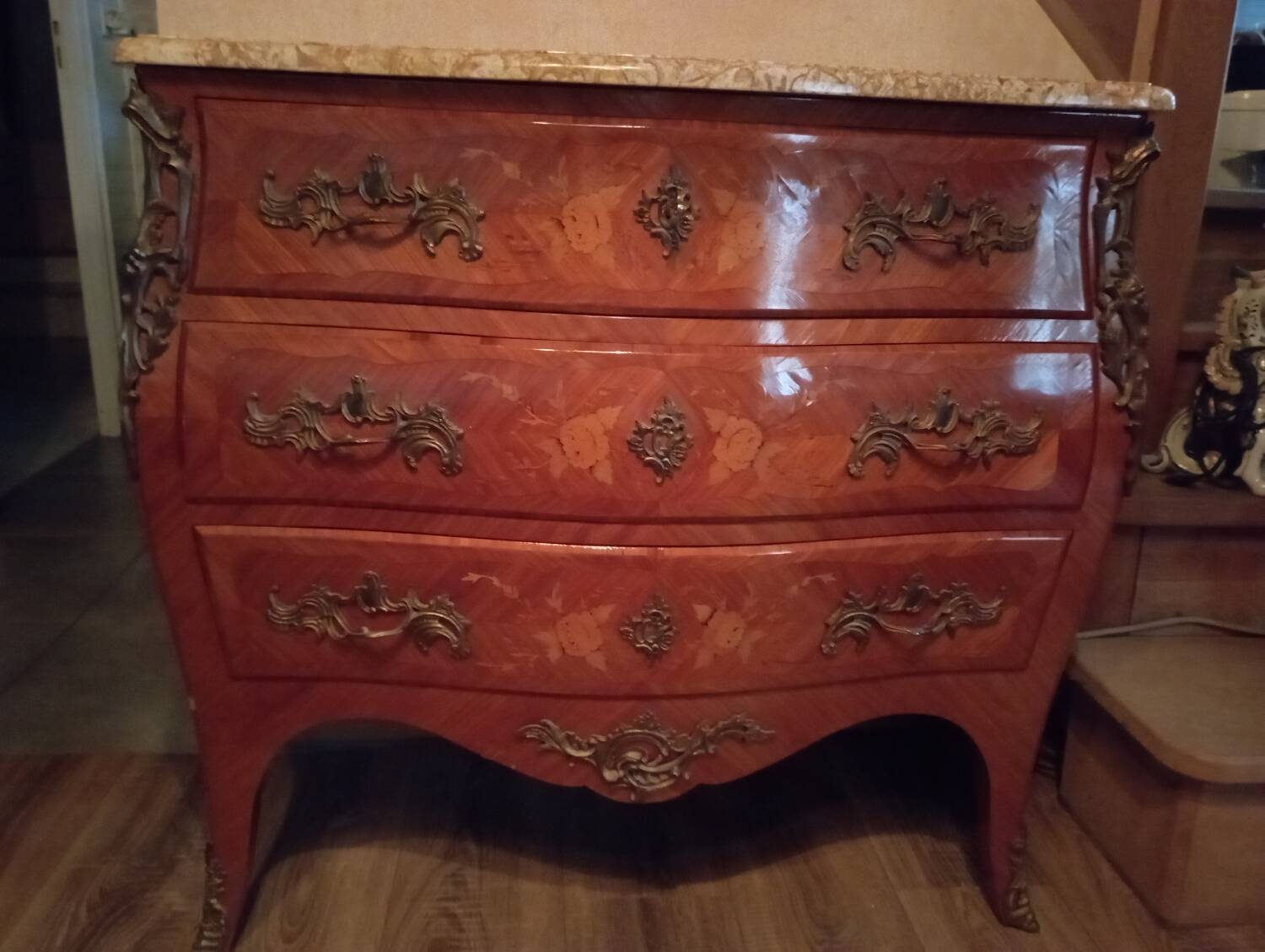 Louis XV style inlaid chest of drawers