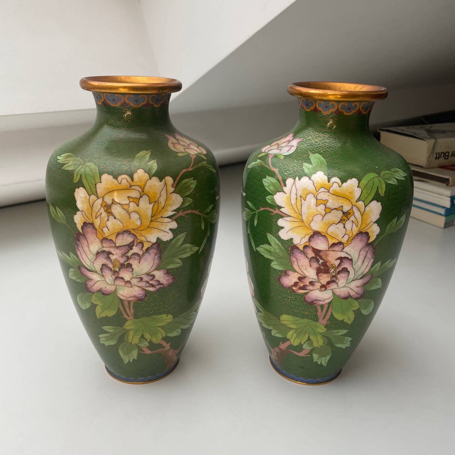 Paire de vases cloisonnés