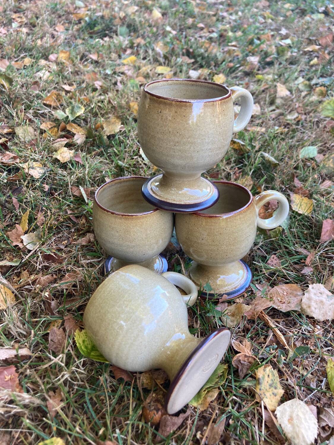 Vintage round stoneware mug