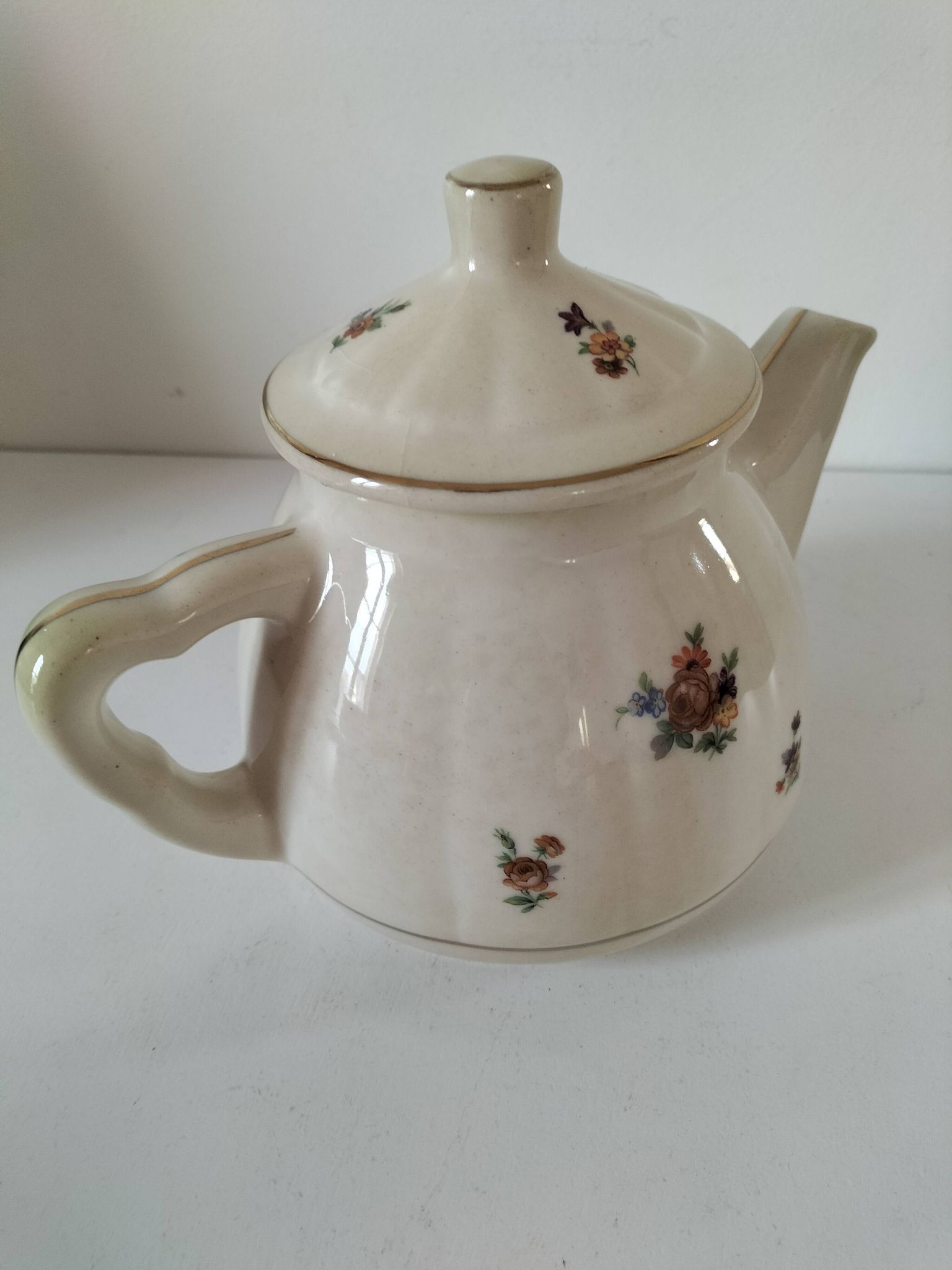 Sultana style teapot