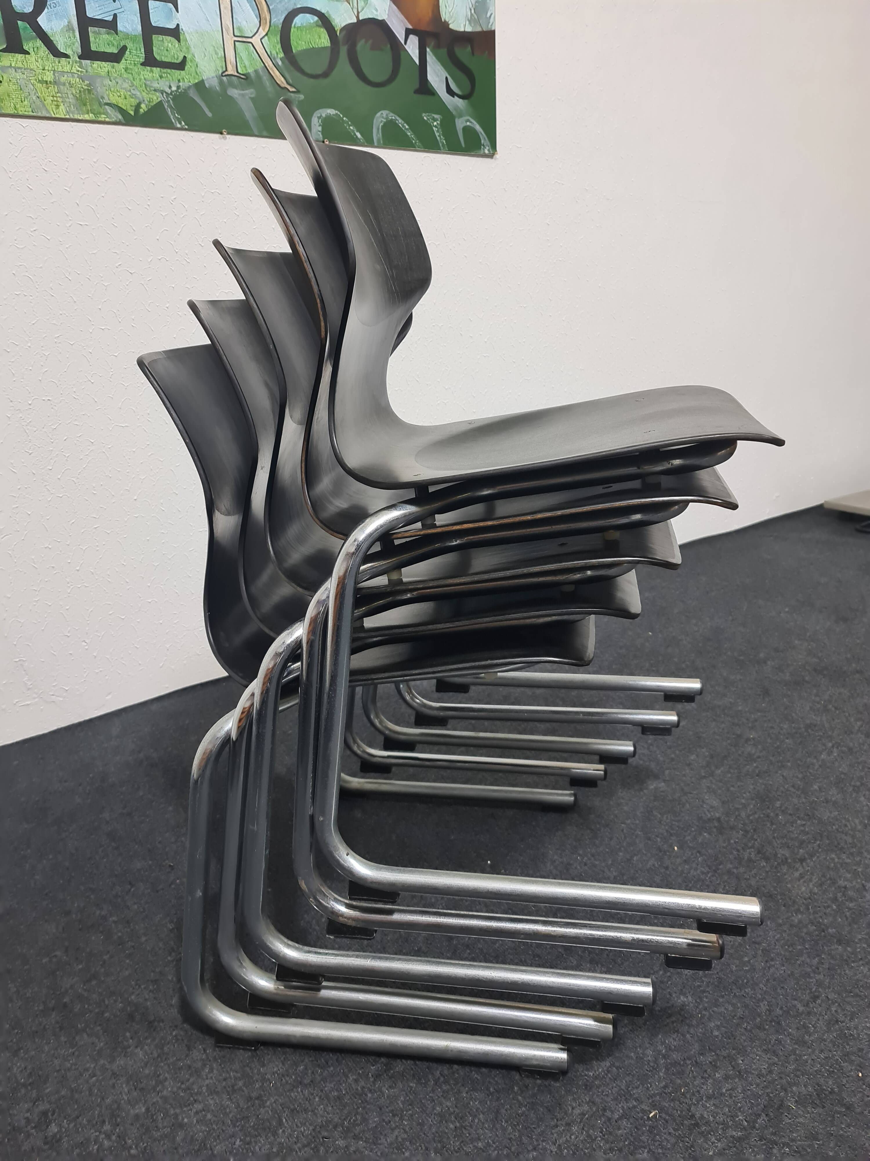 Vintage Flottoto tubular framed stacking chair