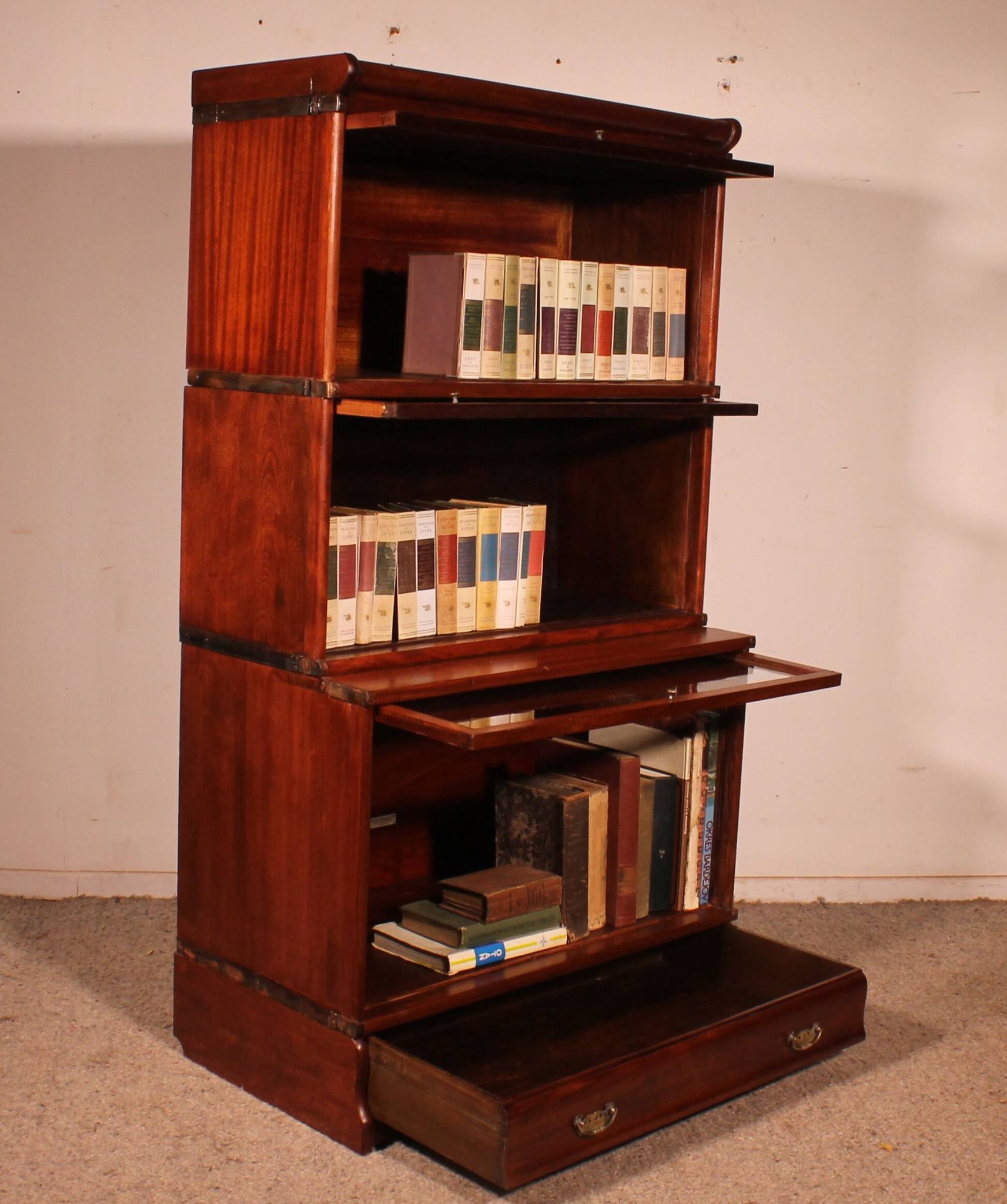 Globe Wernicke Library in Mahogany with 3 large elements and a projection.