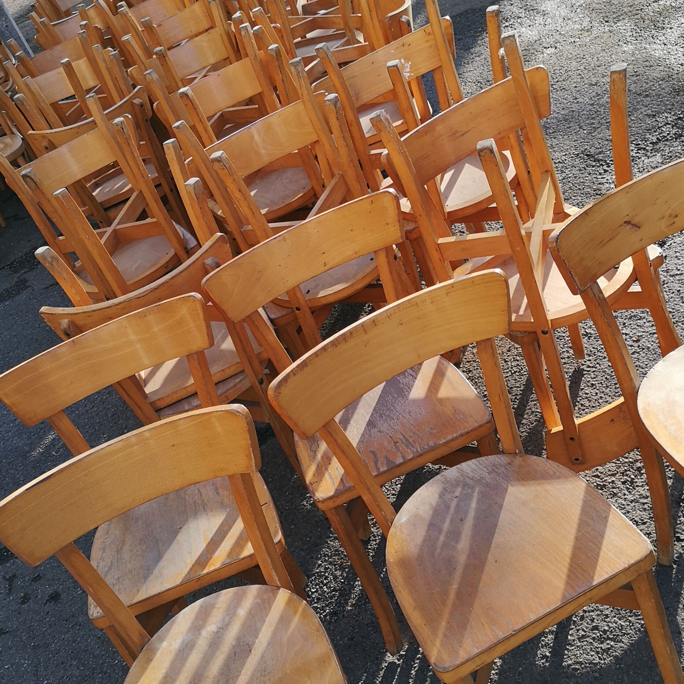 Lot de 30 chaises bistrot