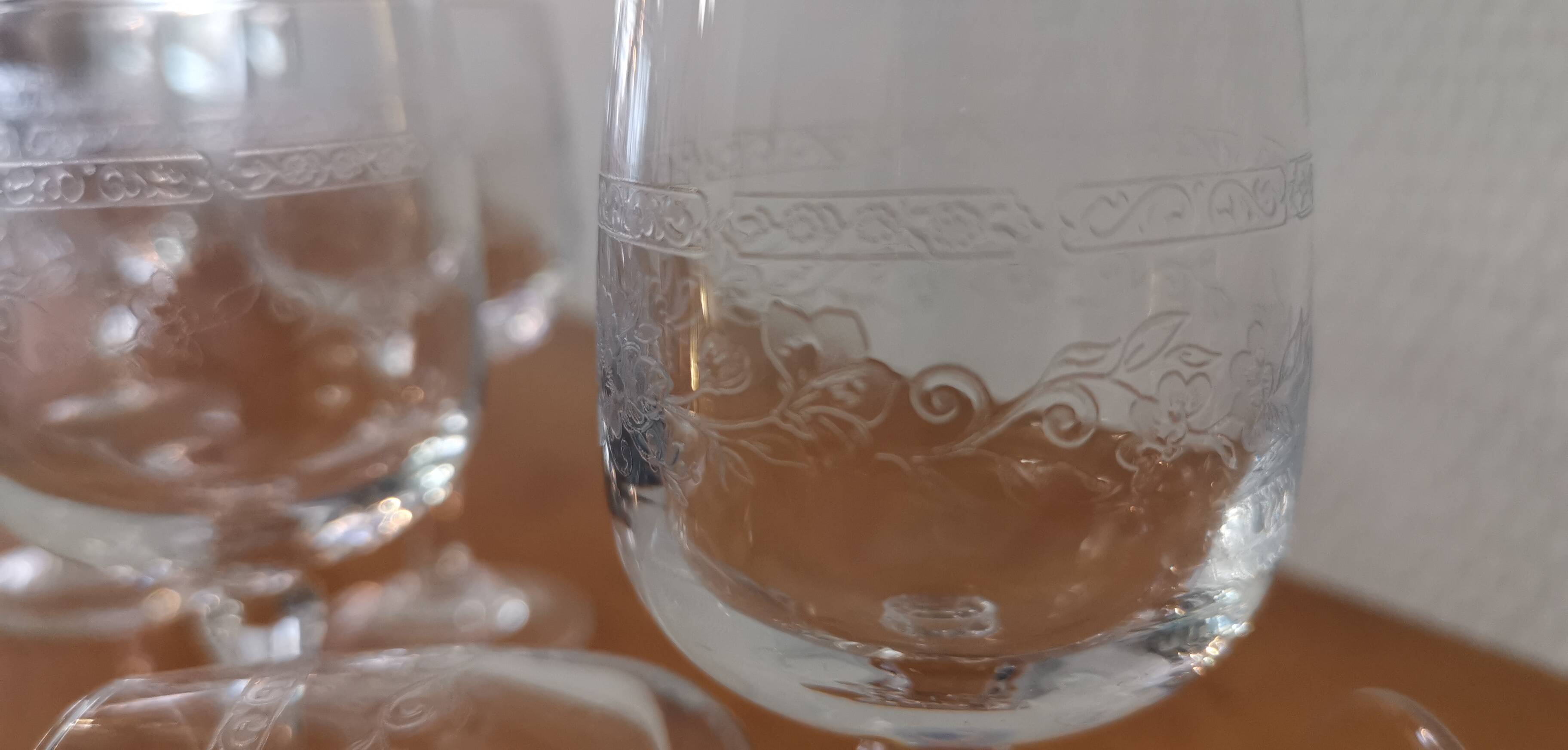 Set of 5 old port glasses with engraved crystal stems