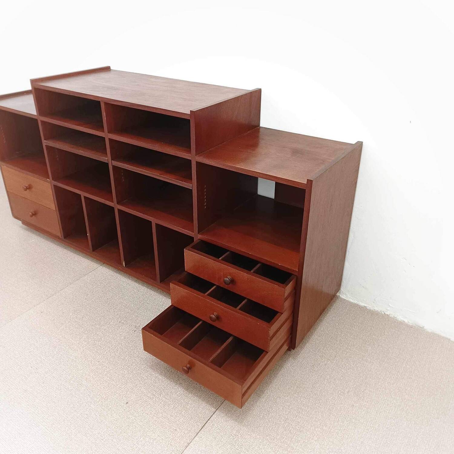 Hi-fi music cabinet / Record player