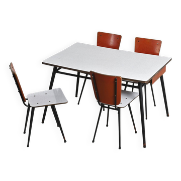 Ensemble table et chaises de cuisine par André Sornay, Lyon 1955