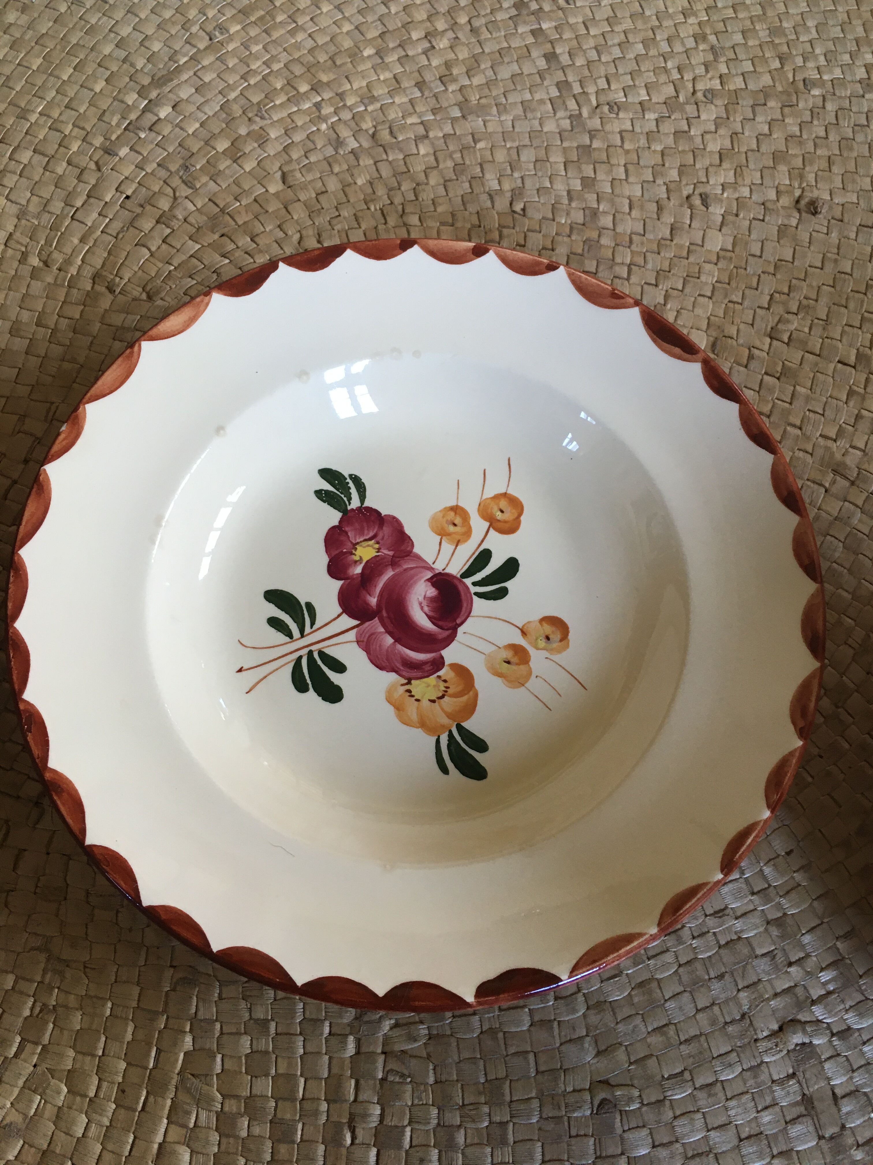 Series of 8 soup plates