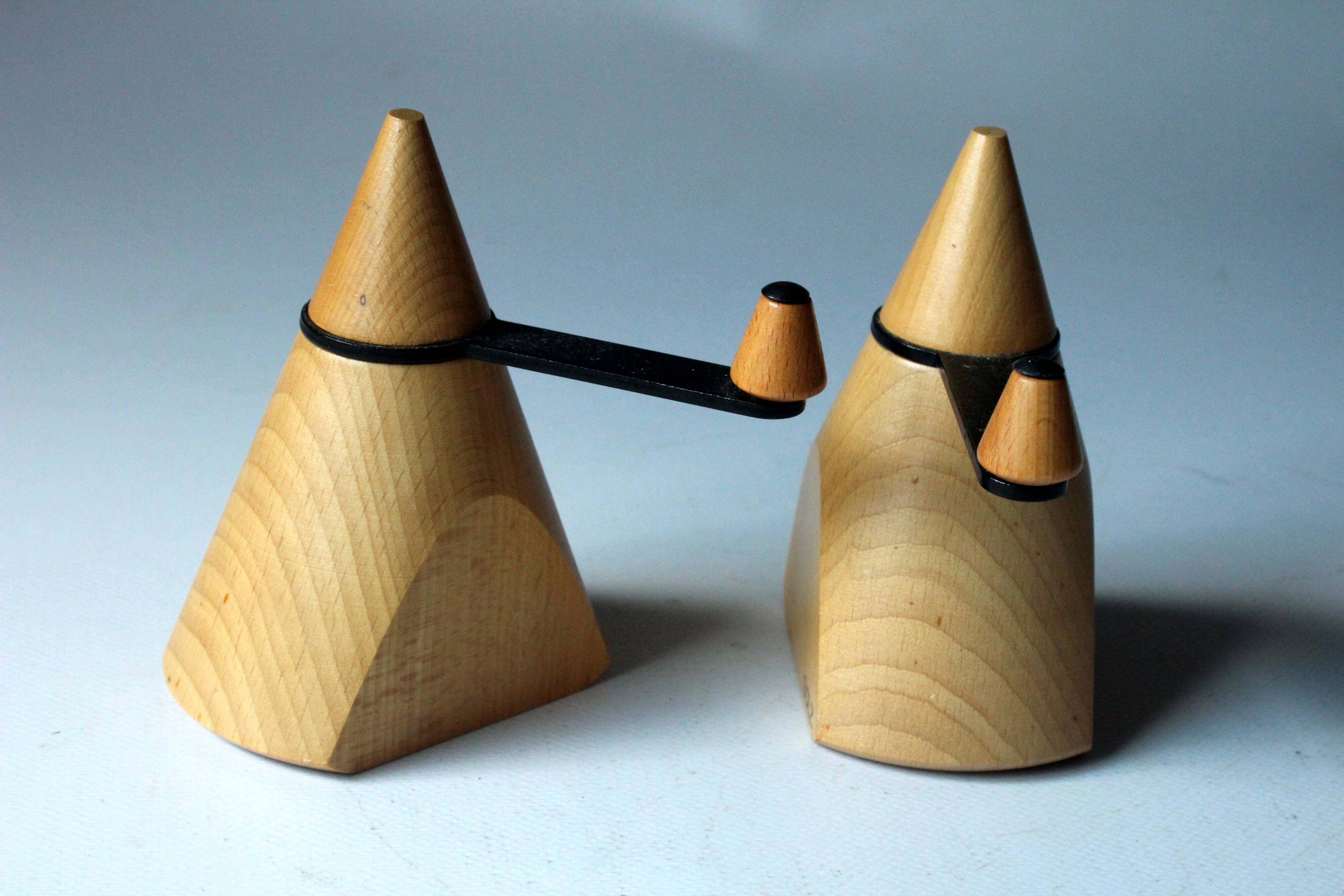 Design salt and pepper shaker