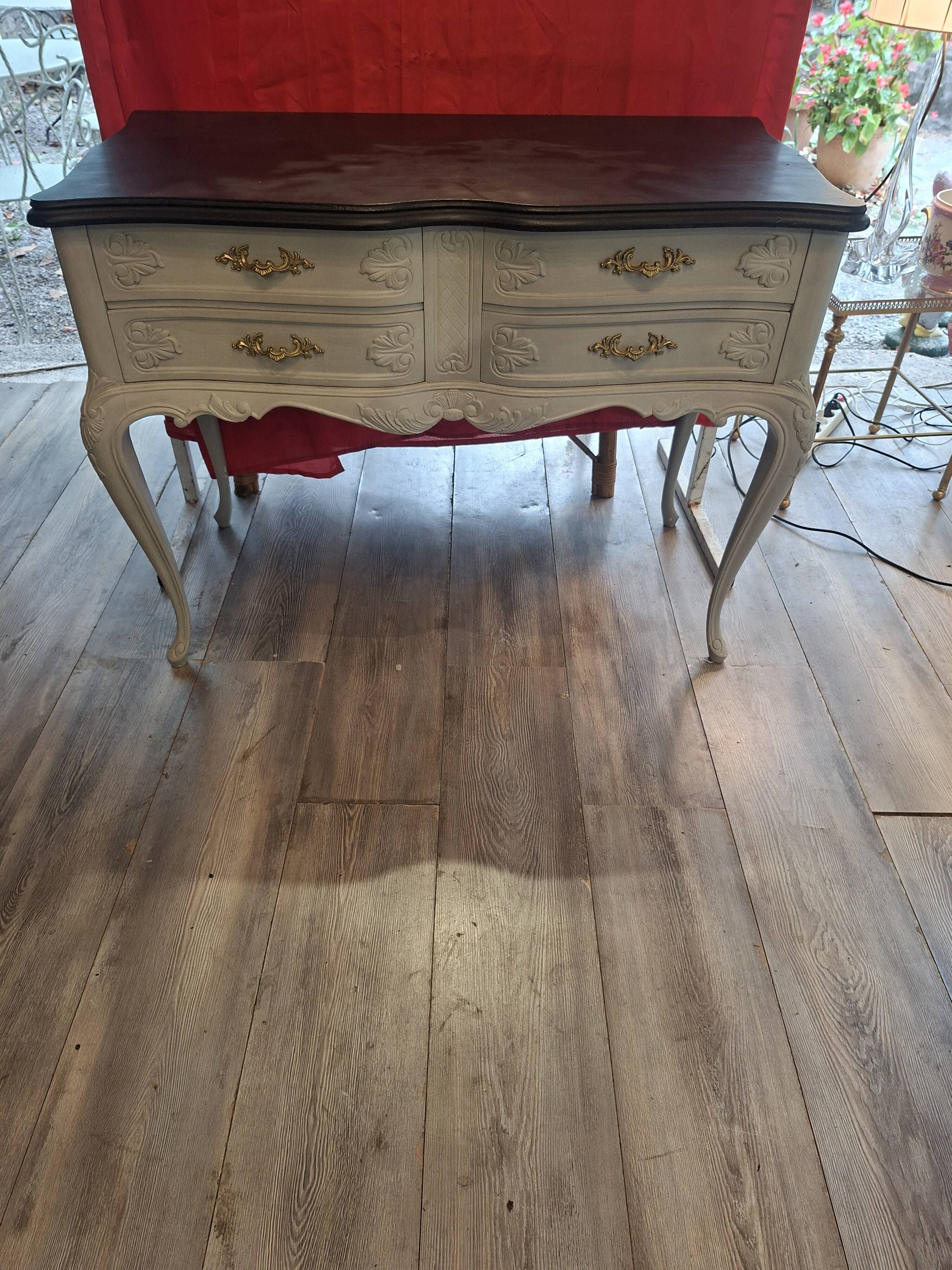 Commode 