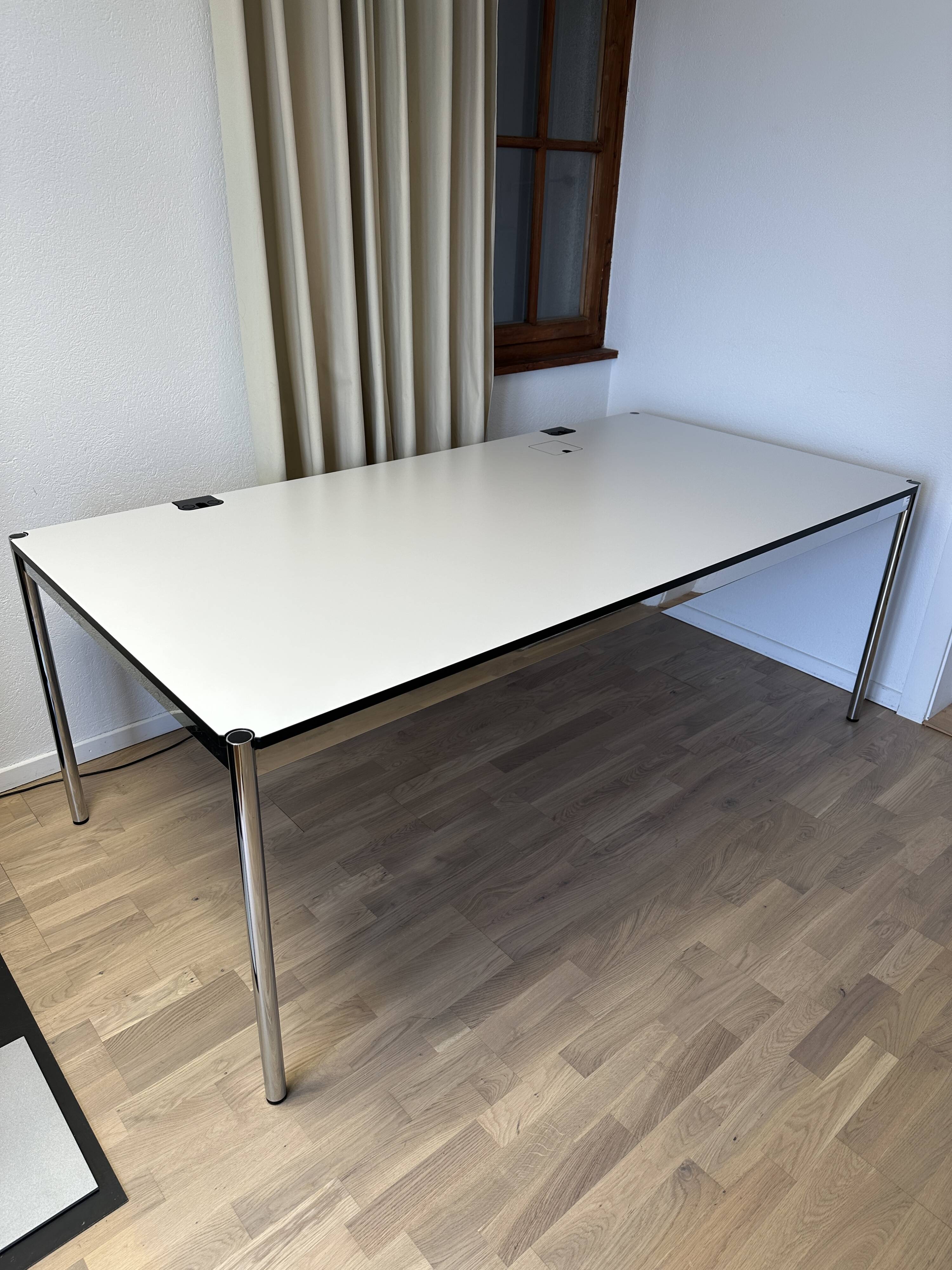 Usm haller advanced desk/table in pearl grey laminate