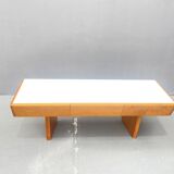 Console basse vintage en bois avec verre opalin, 1960