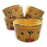 Service of 5 ramekins with cherry decoration