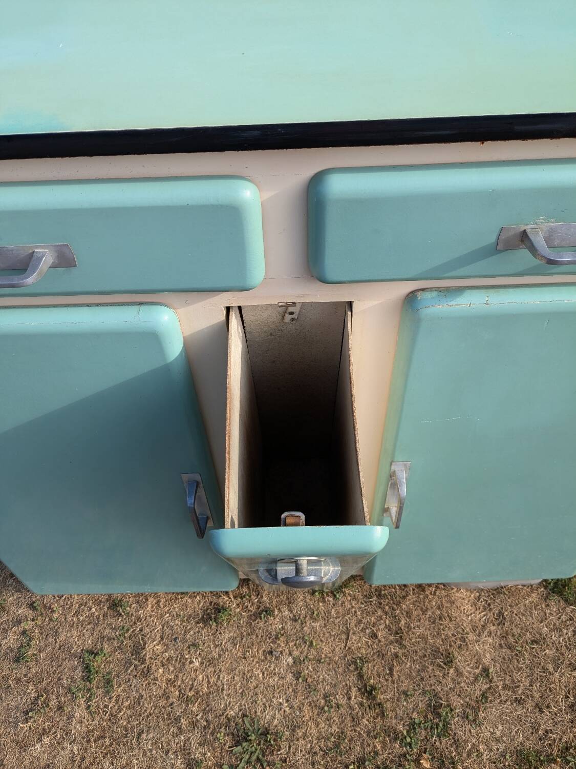 Mado cyan blue buffet