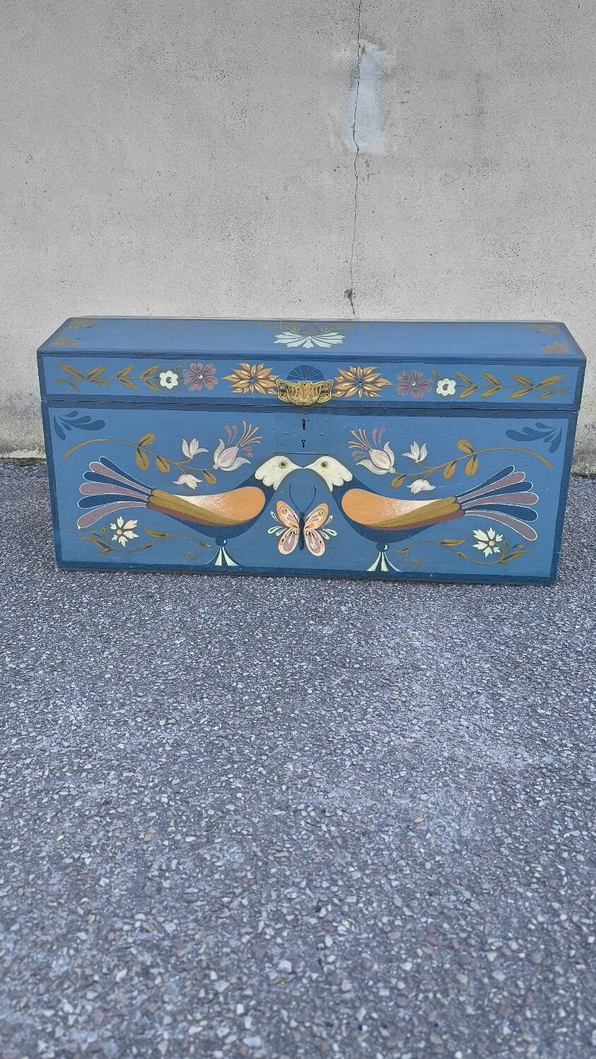 Swedish hand-painted chest 1900