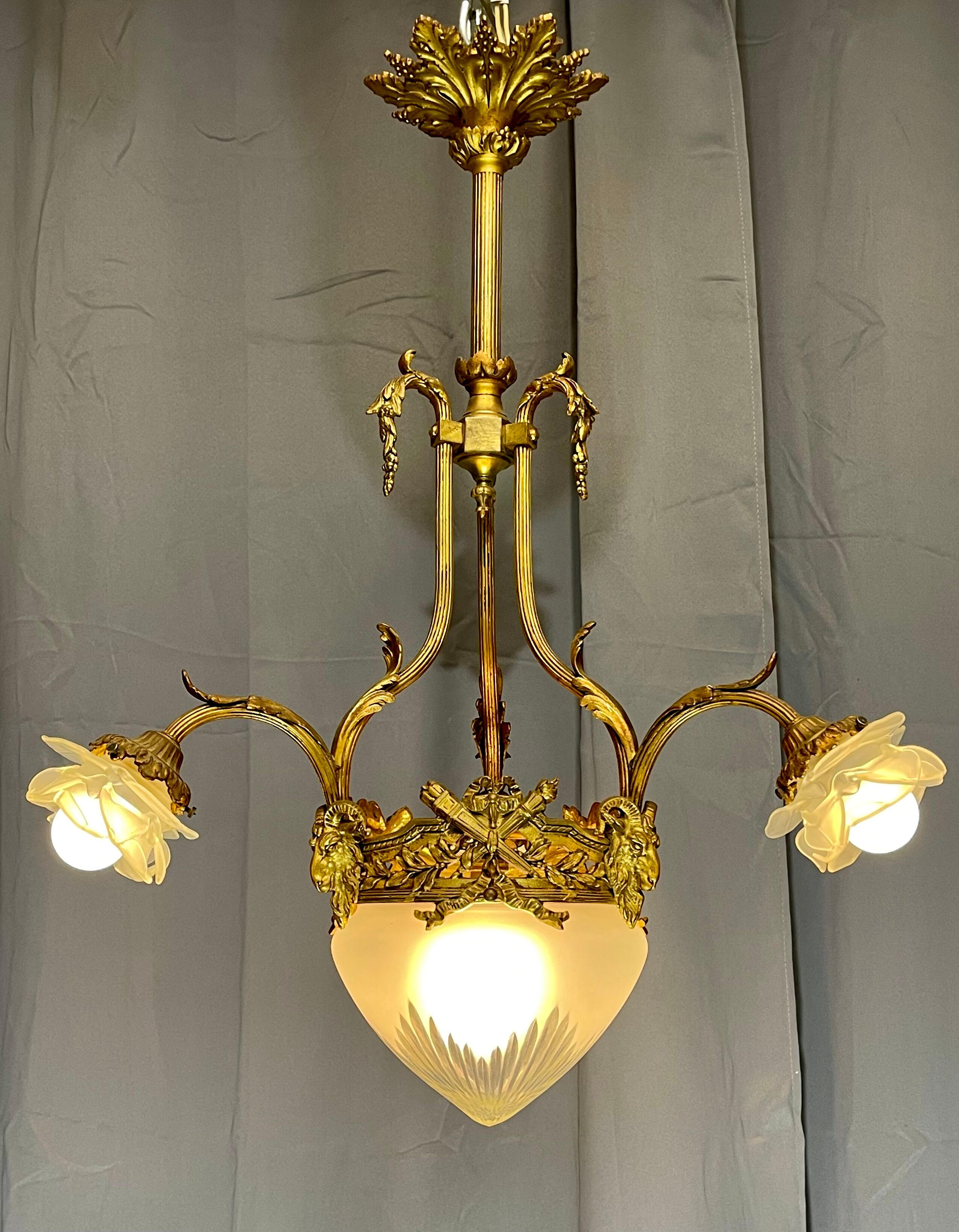 Bronze chandelier Napoleon III period very good condition