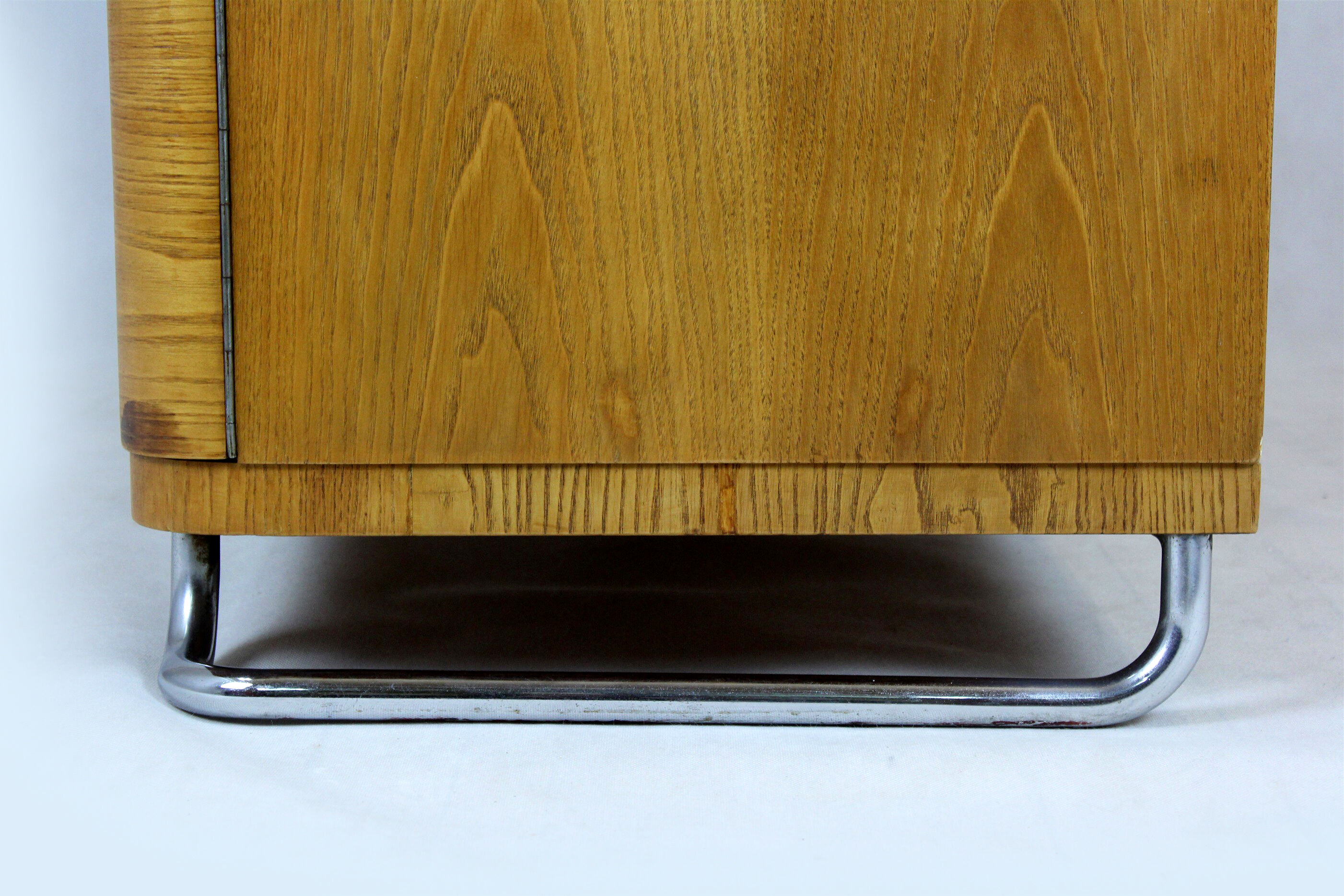 Bauhaus chromed tubular steel wardrobe, 1930