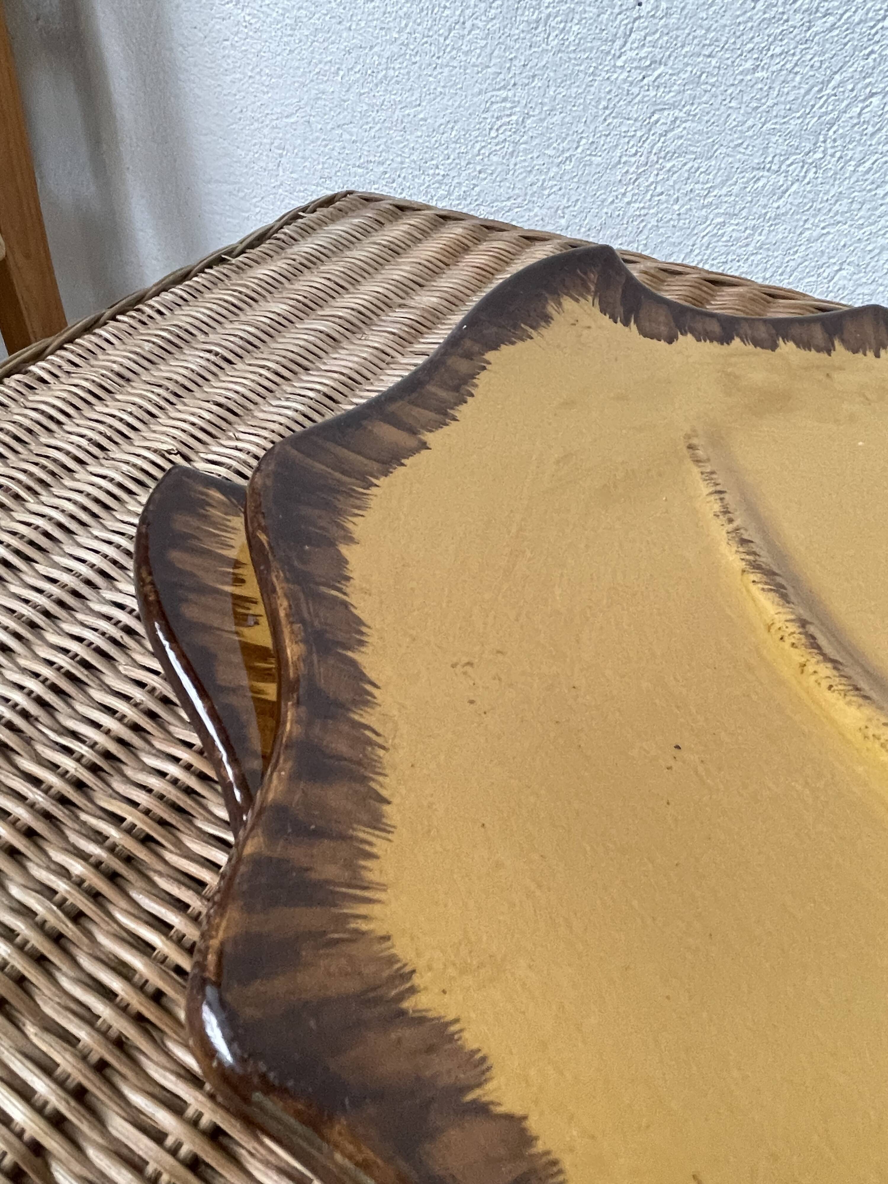 2 assiettes « feuille » céramique jaune