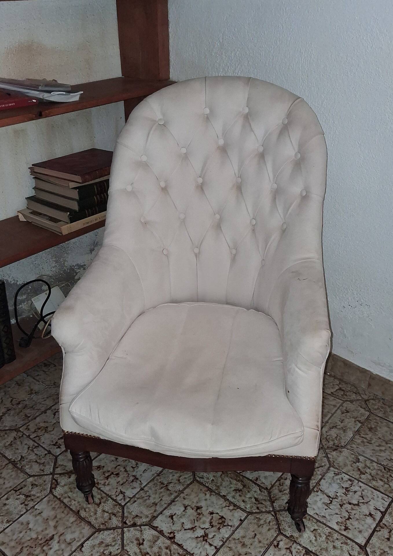 Cabriolet armchair in mahogany, Napoleon III period, tufted fabric, 19th century.