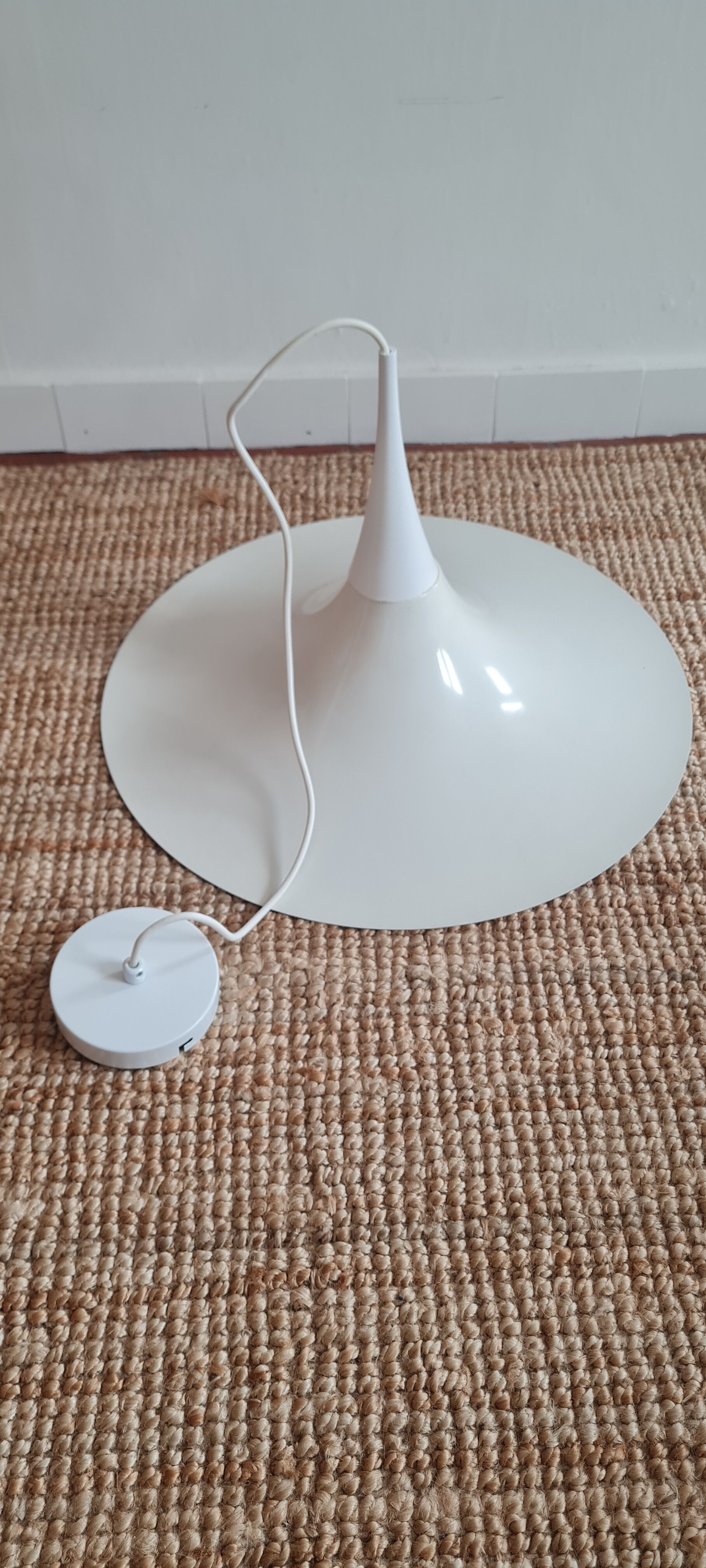 Scandinavian pendant lamp by Vrieland Design