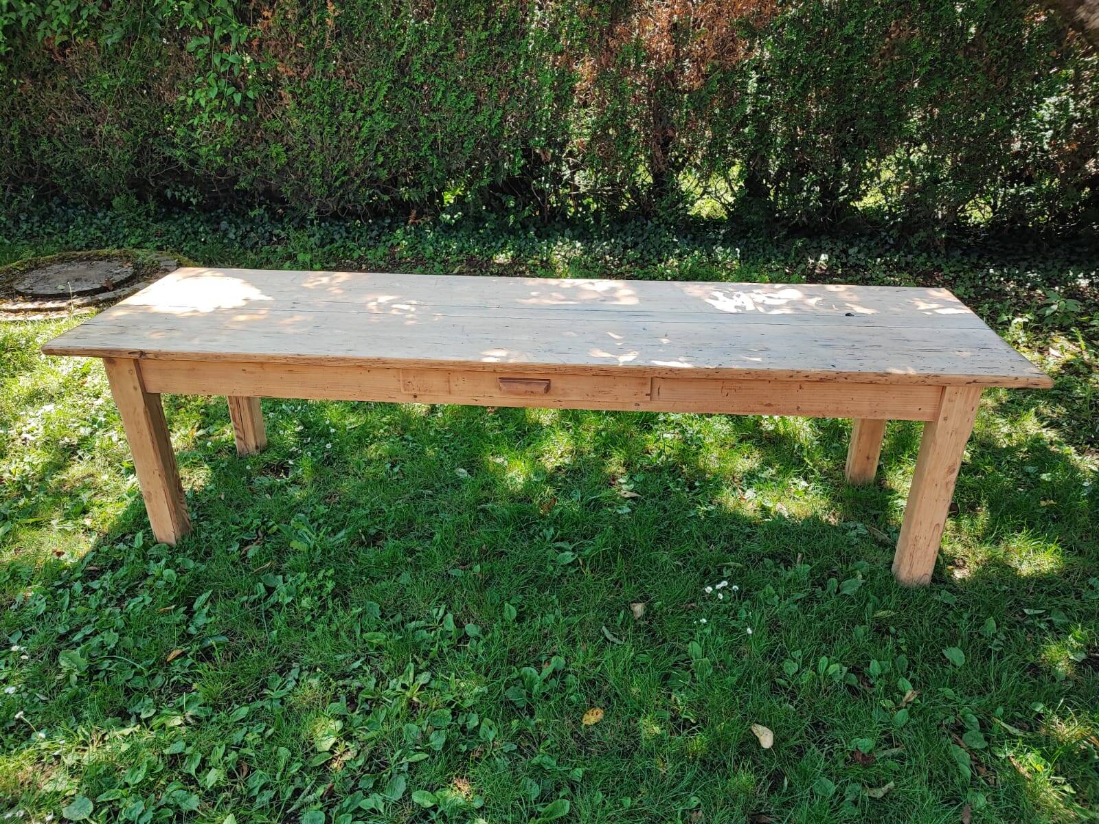 Farm table