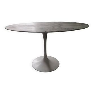 Knoll tulip table