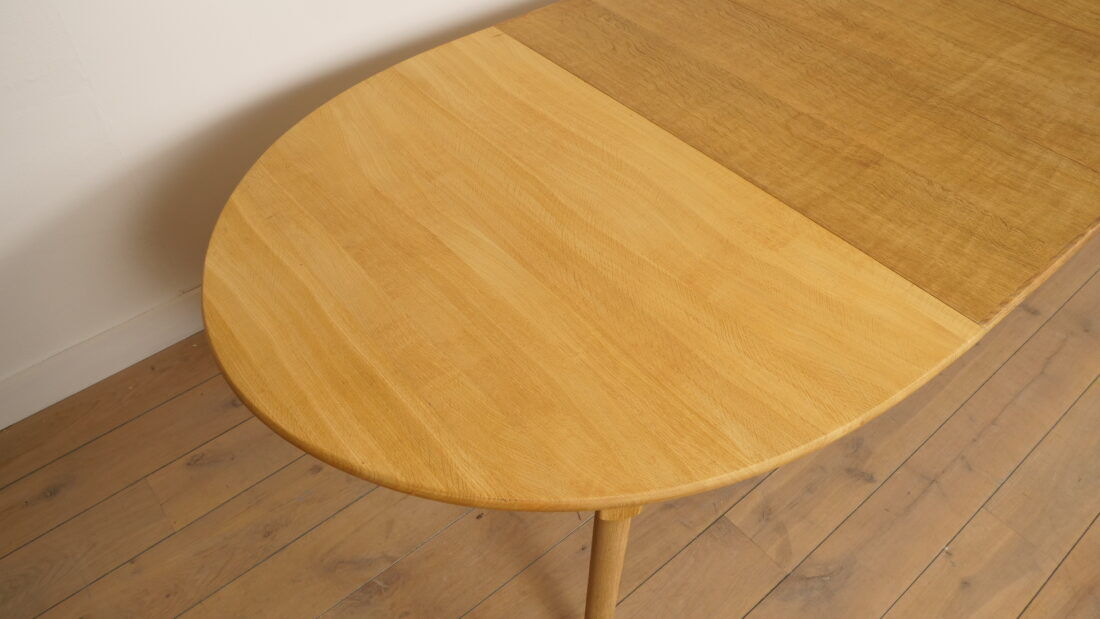 Vintage Oval Dining Table | Oak | Extendable | 3 Extension Leaves