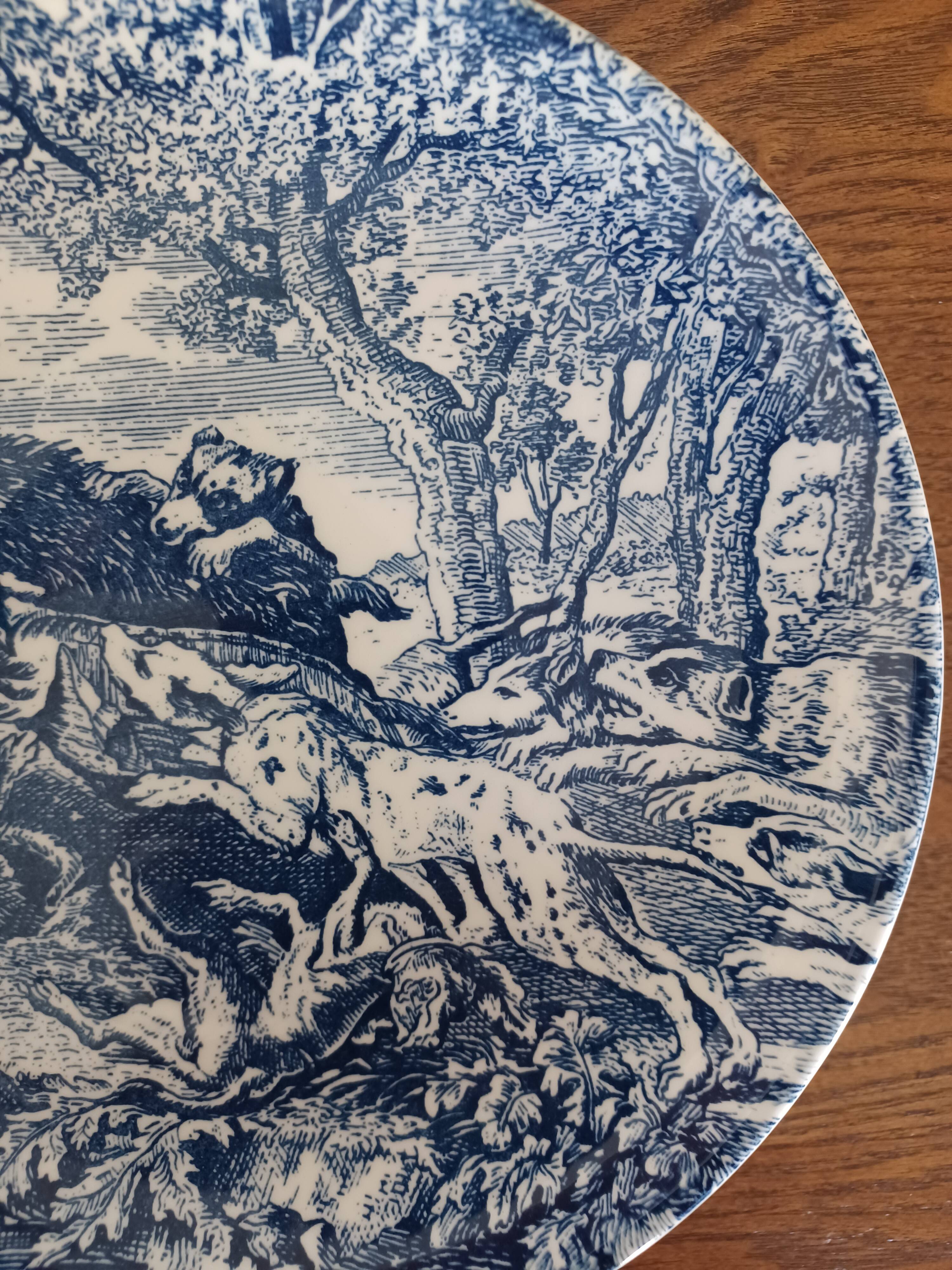 Gien porcelain plates, hunting scenes