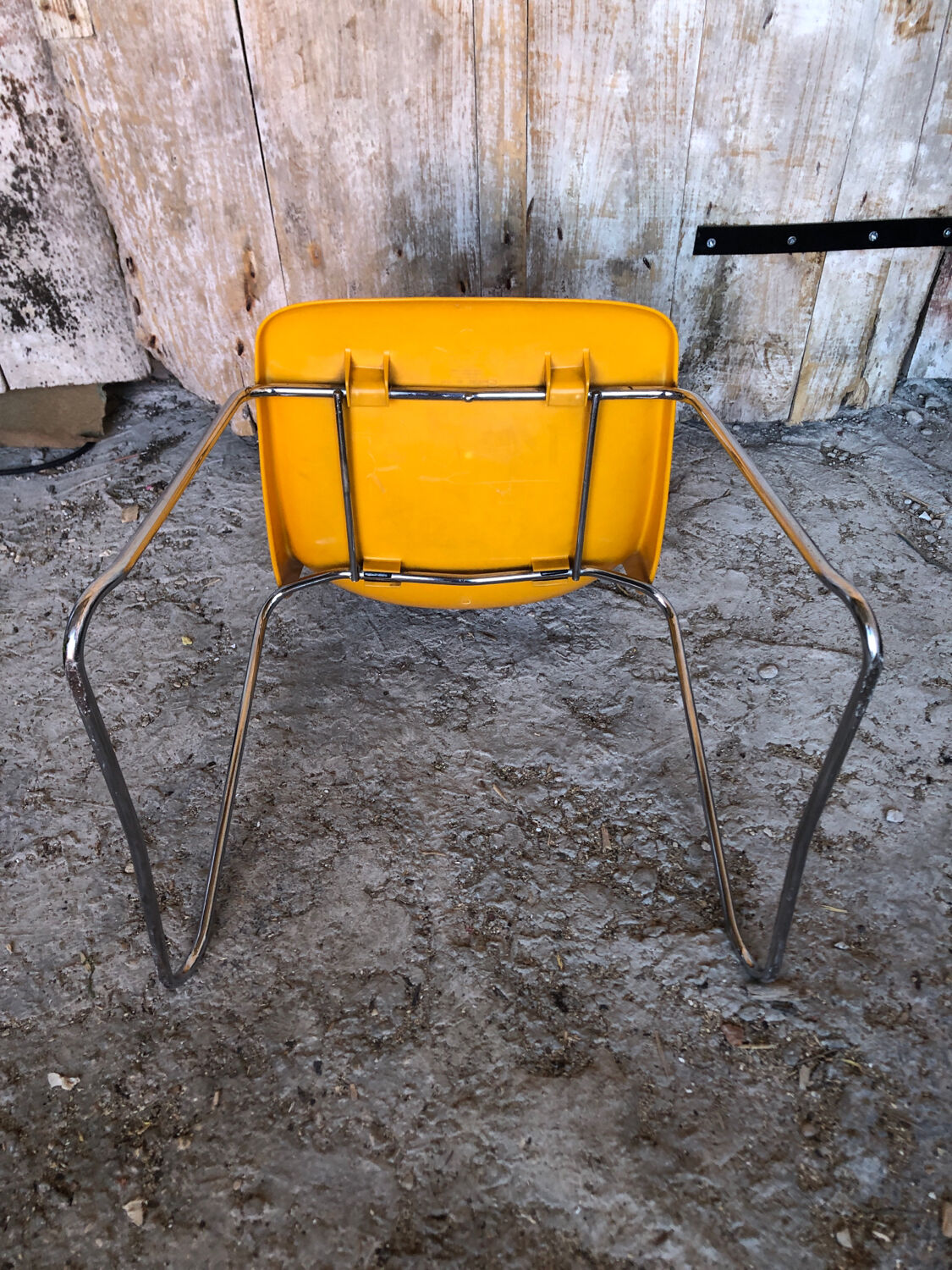 Grosfillex shell chair
