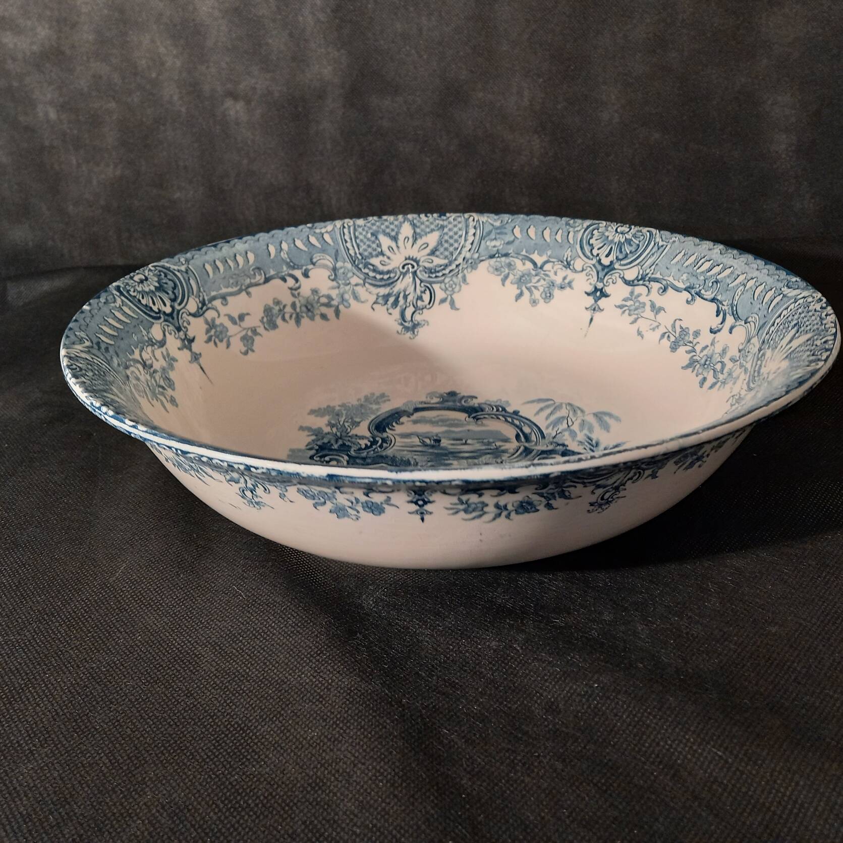 Basin and toilet service in longwy earthenware