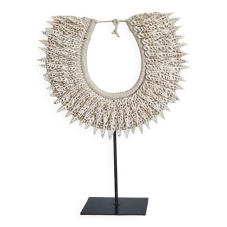 Decorative Papuan shell necklace