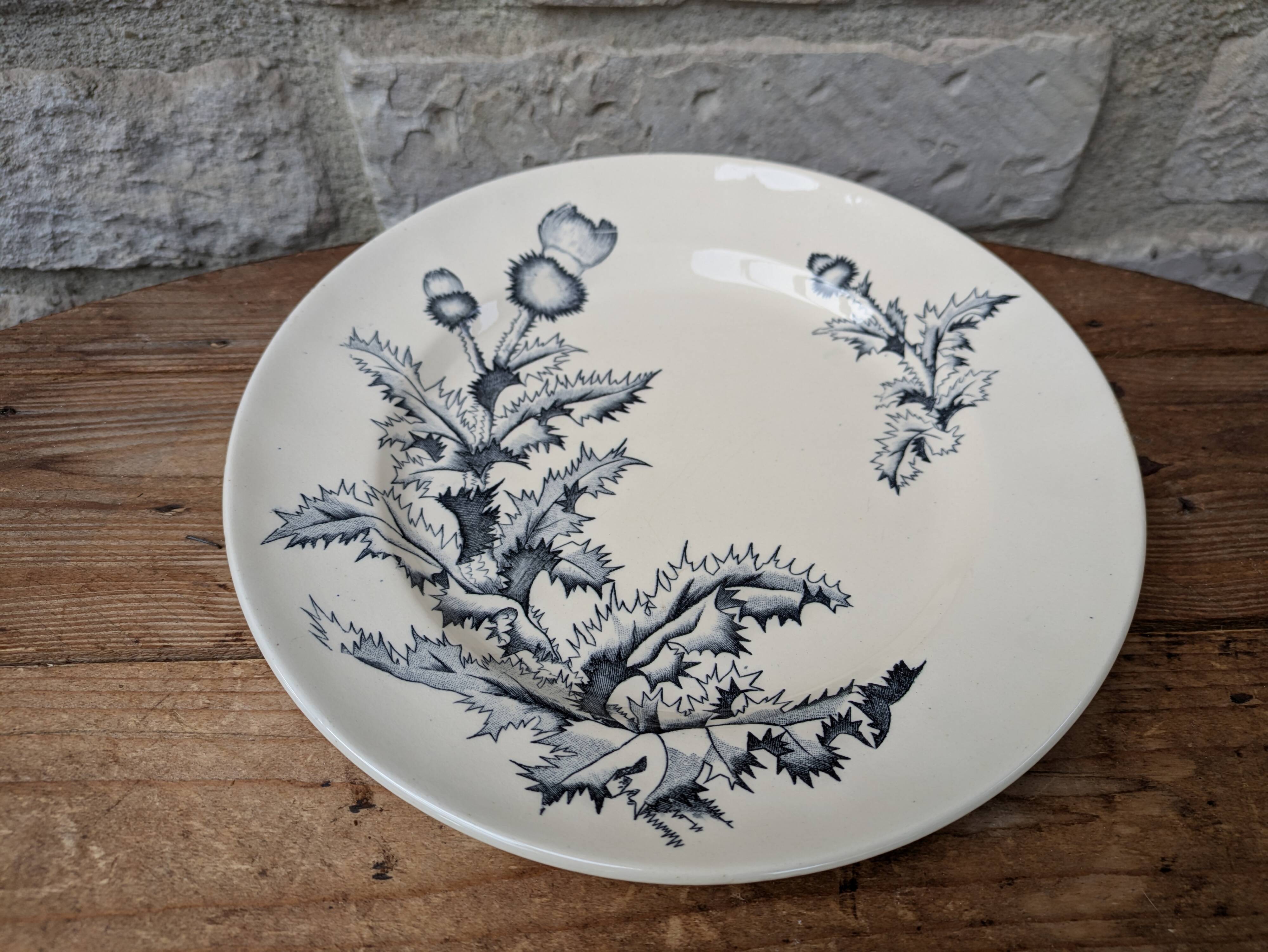 Old Lonchamp ceramic plate, Chardon Terre de fer model