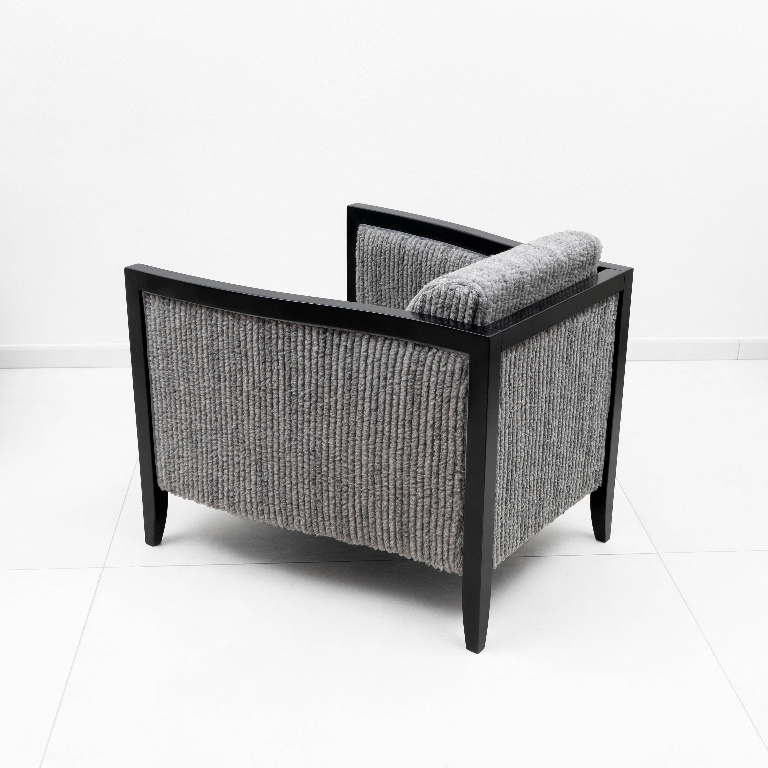 Paire de fauteuils Art Déco italiens en bois laqué noir et velours côtelé