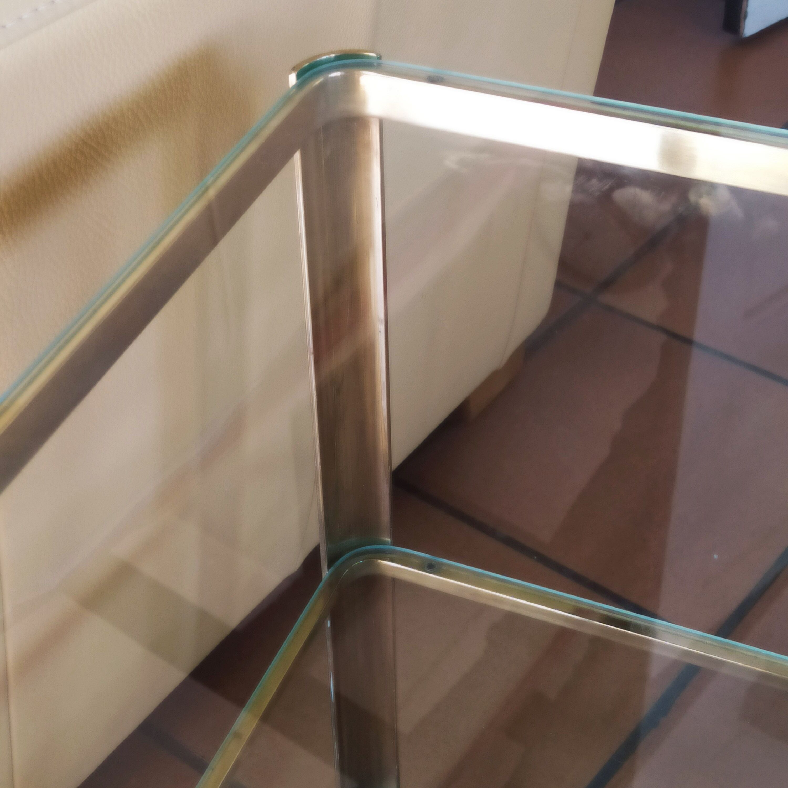 Broncz table in gilded brass