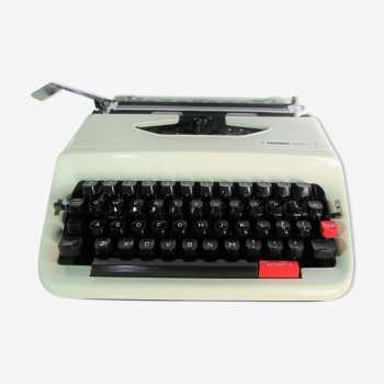 Machine à écrire Hermes Baby S (avec sa malette)