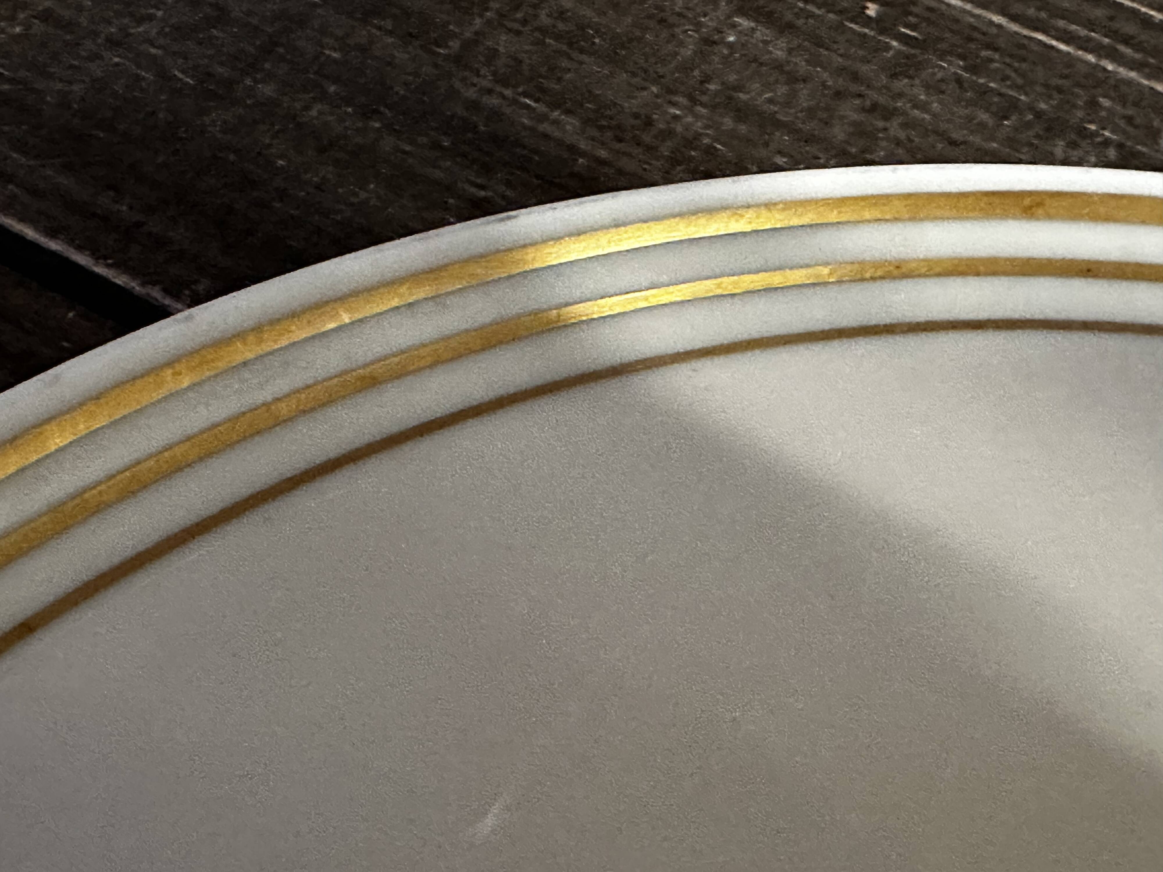 Lanternier & Co Limoges - Art-Deco Round Dish with Gold Trim, Diameter 33 cm