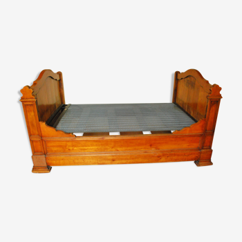 Old boat type bed