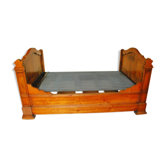 Old boat type bed