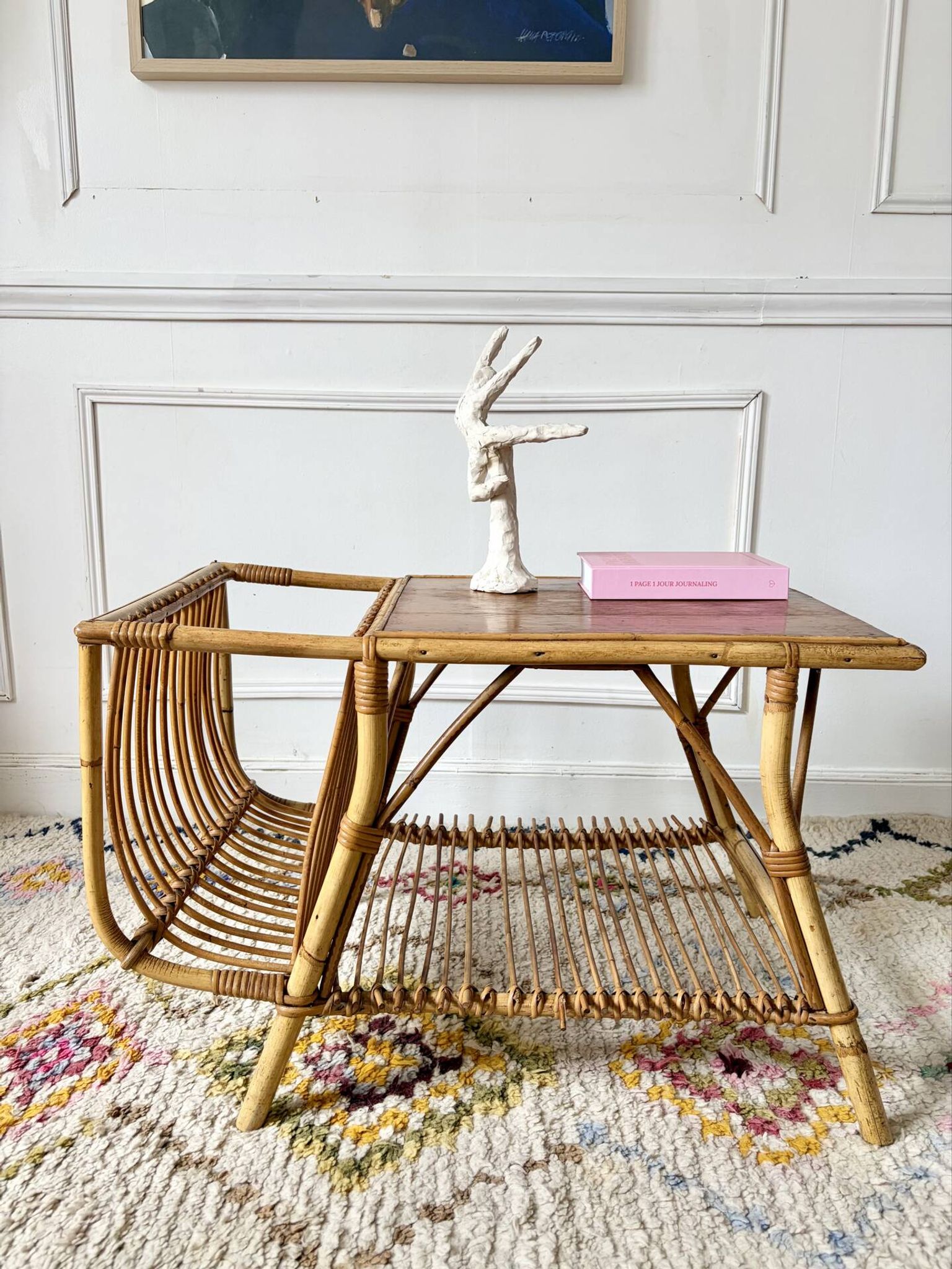 Table basse porte revues en rotin vintage