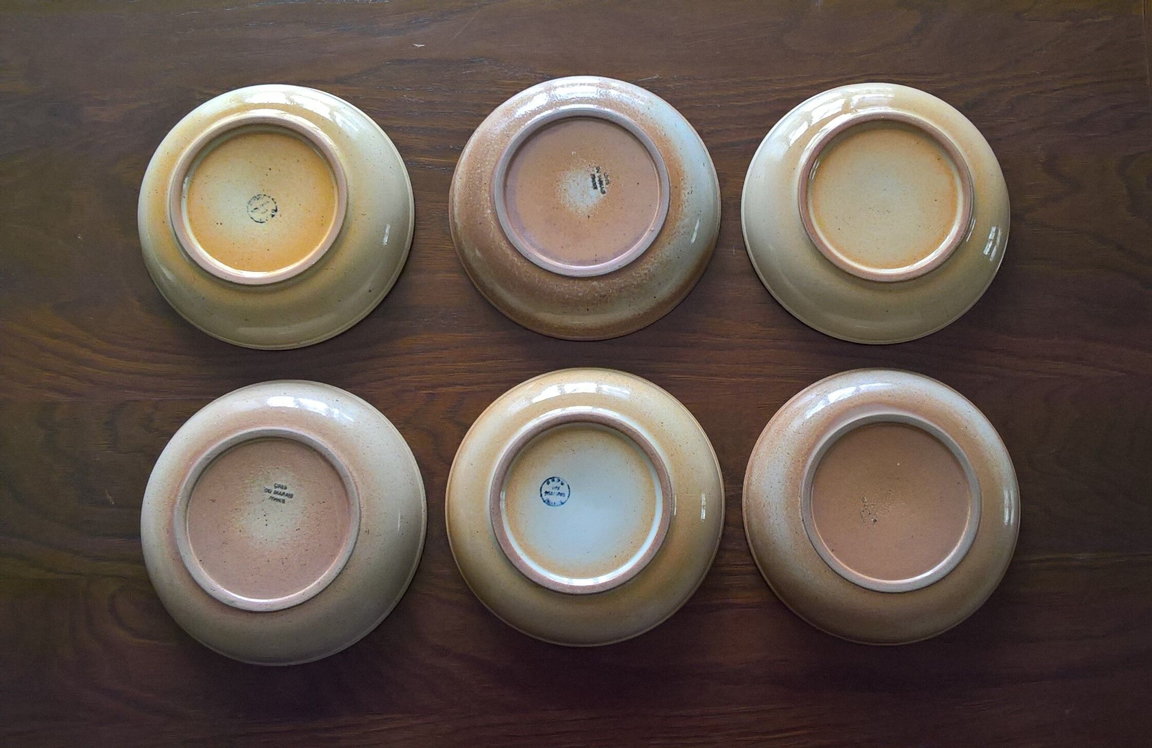 Six hollow plates Sandstone du Marais