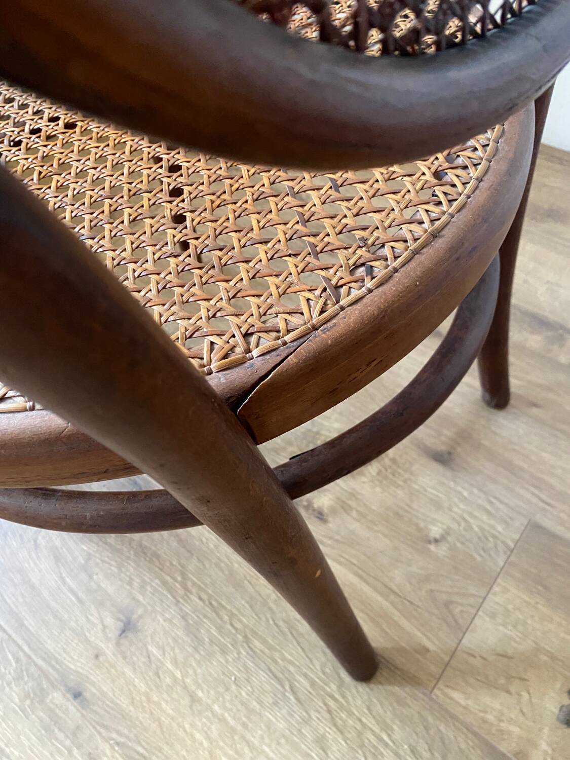 Thonet armchair n 15 curved wood and canework