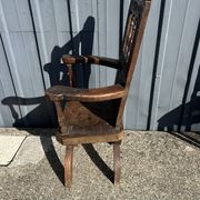 Fauteuil ancien en chêne , haute Epoque