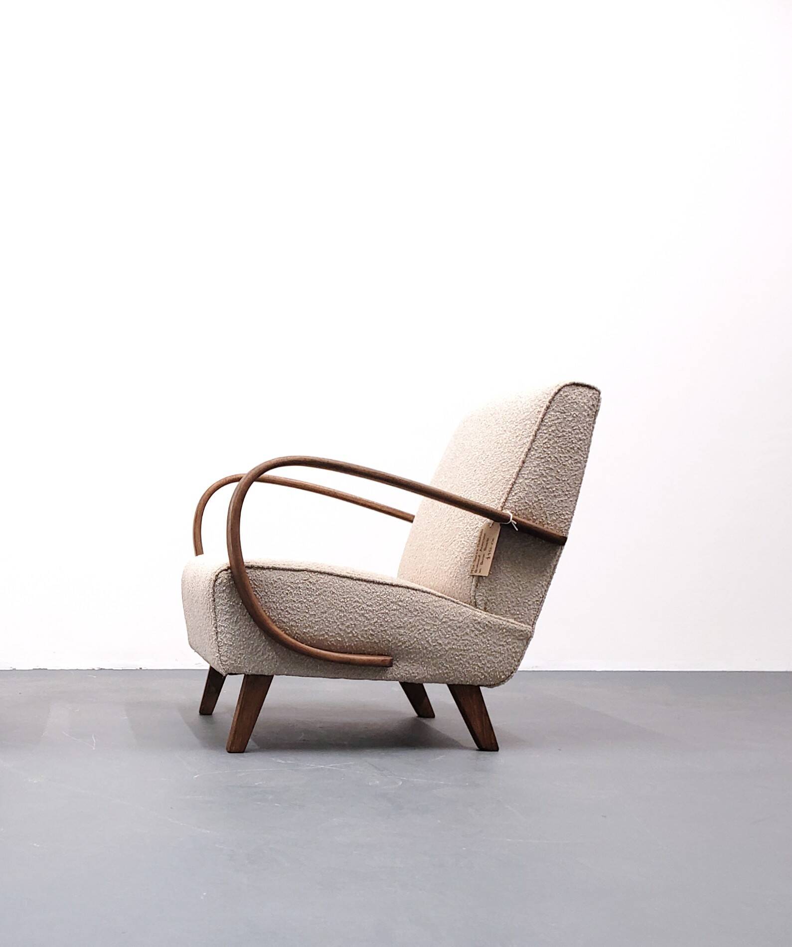 1930 Jindrich Halabala Bentwood Armchair in Beige Buckle