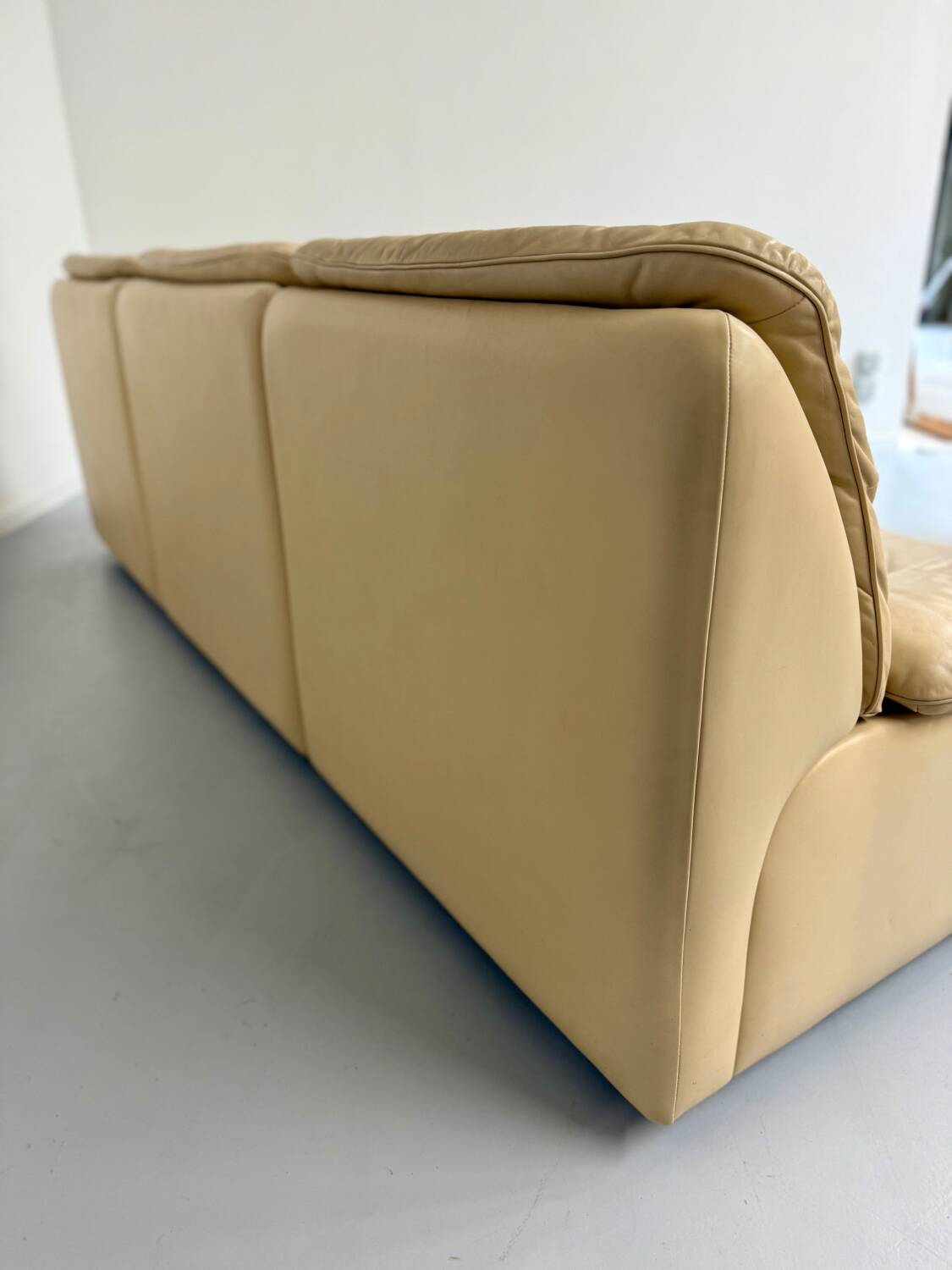 Old 3-seater beige leather sofa designed by Carl Larsson De Sede, vintage 80s