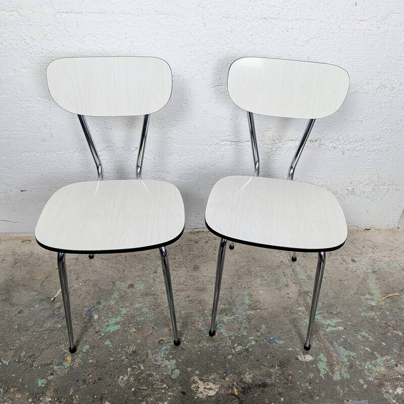 Ensemble de 4 chaises en formica