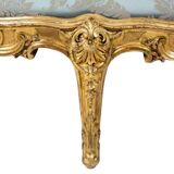 Salon de style Louis XV à chassis en bois doré. Circa 1880.