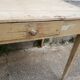 Table de ferme à tiroir
