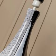 Lampe en céramique noire et blanche - Fabriquée à la main en Italie, lumière de chevet moderne de style Memphis