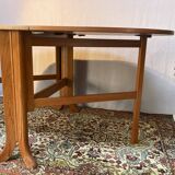 Foldable teak table